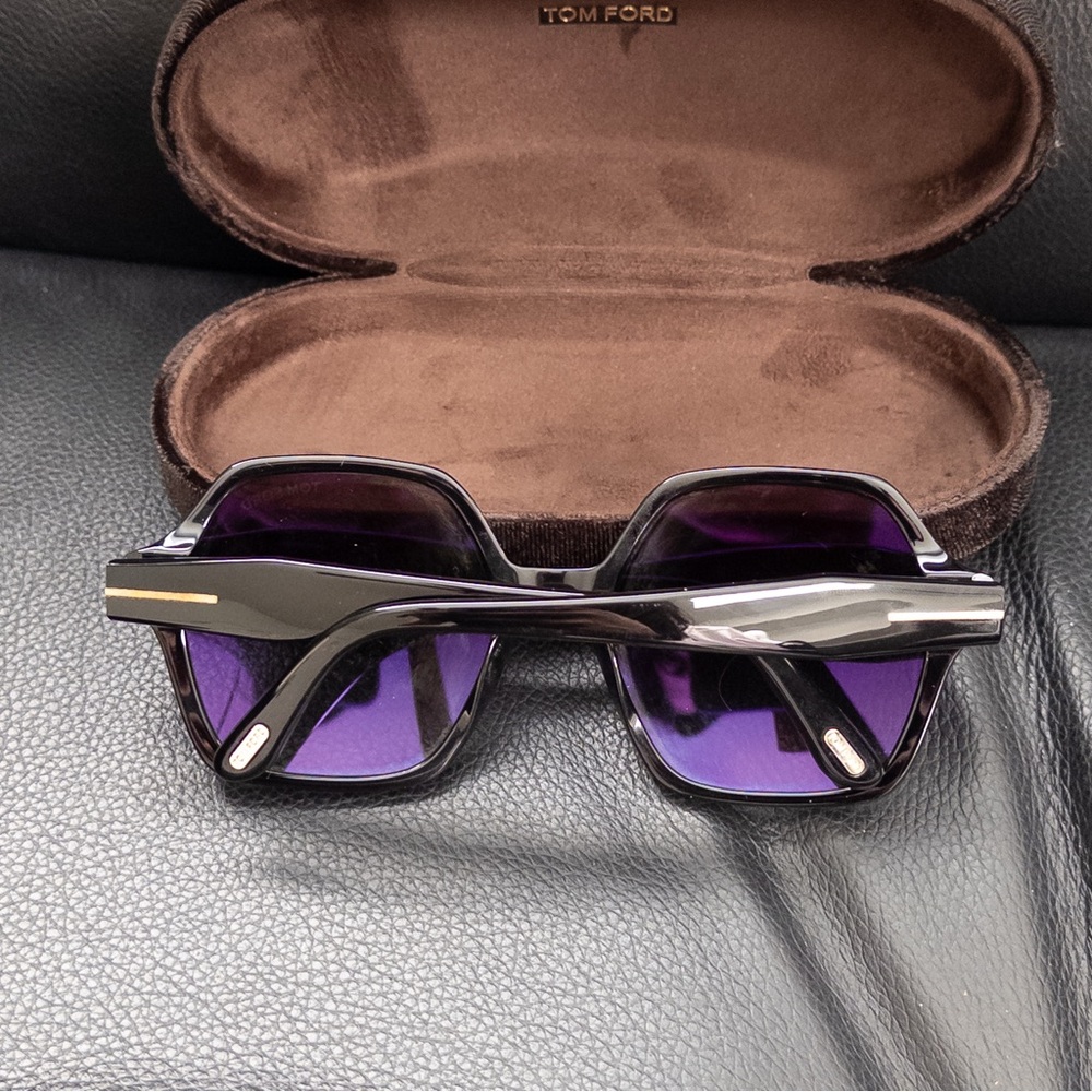 Tom Ford Romy FT1032 ECO Polarized Hexagonal Sunglasses in Shiny Black - Picture 5 of 8
